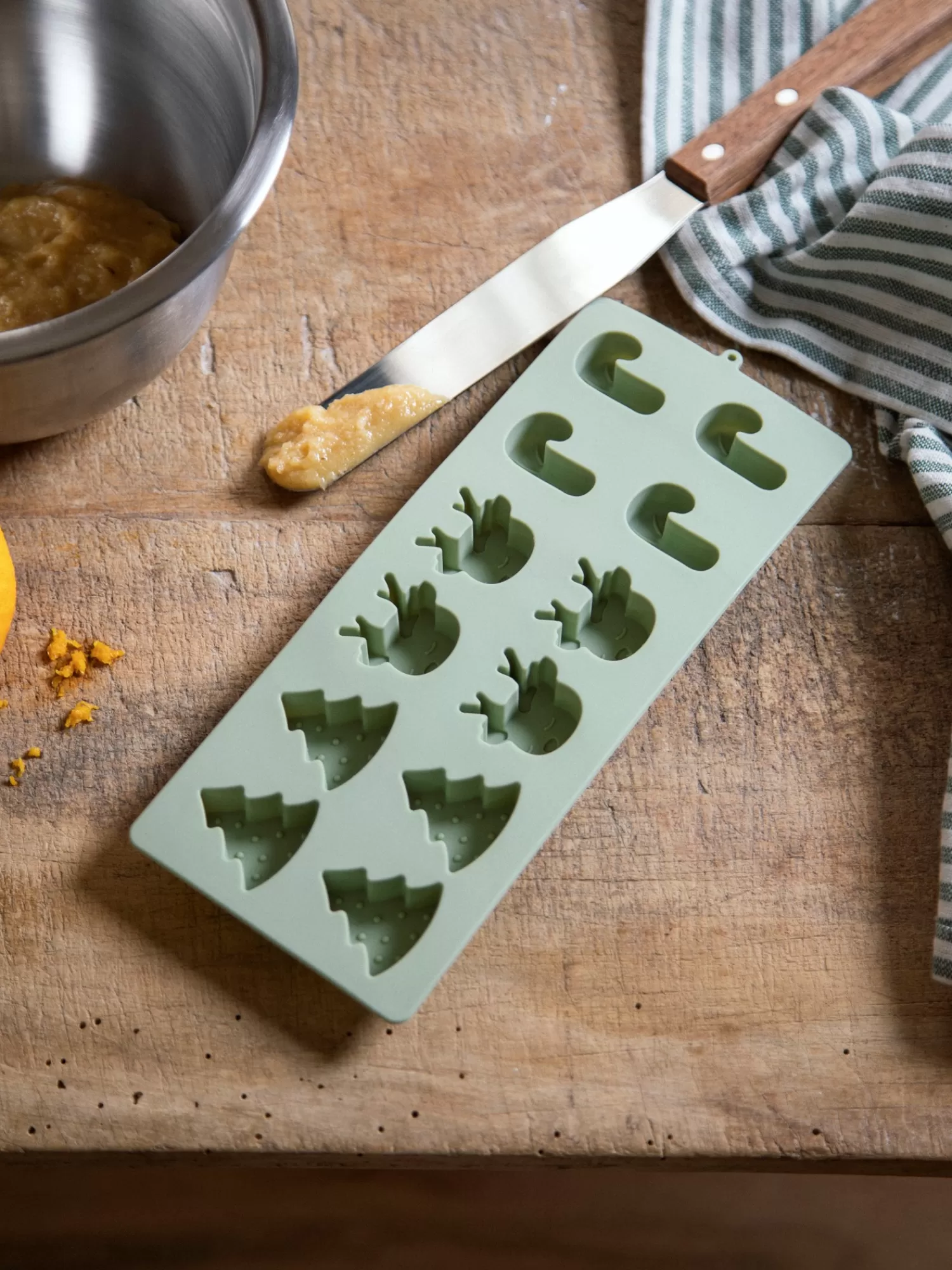 Søstrene Grene Chokoladeform Dusty Green Shop