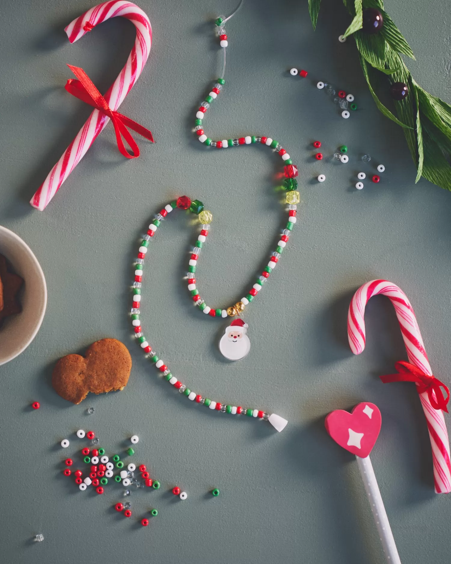 Søstrene Grene DIY-sæt Julehalskæde White Fashion