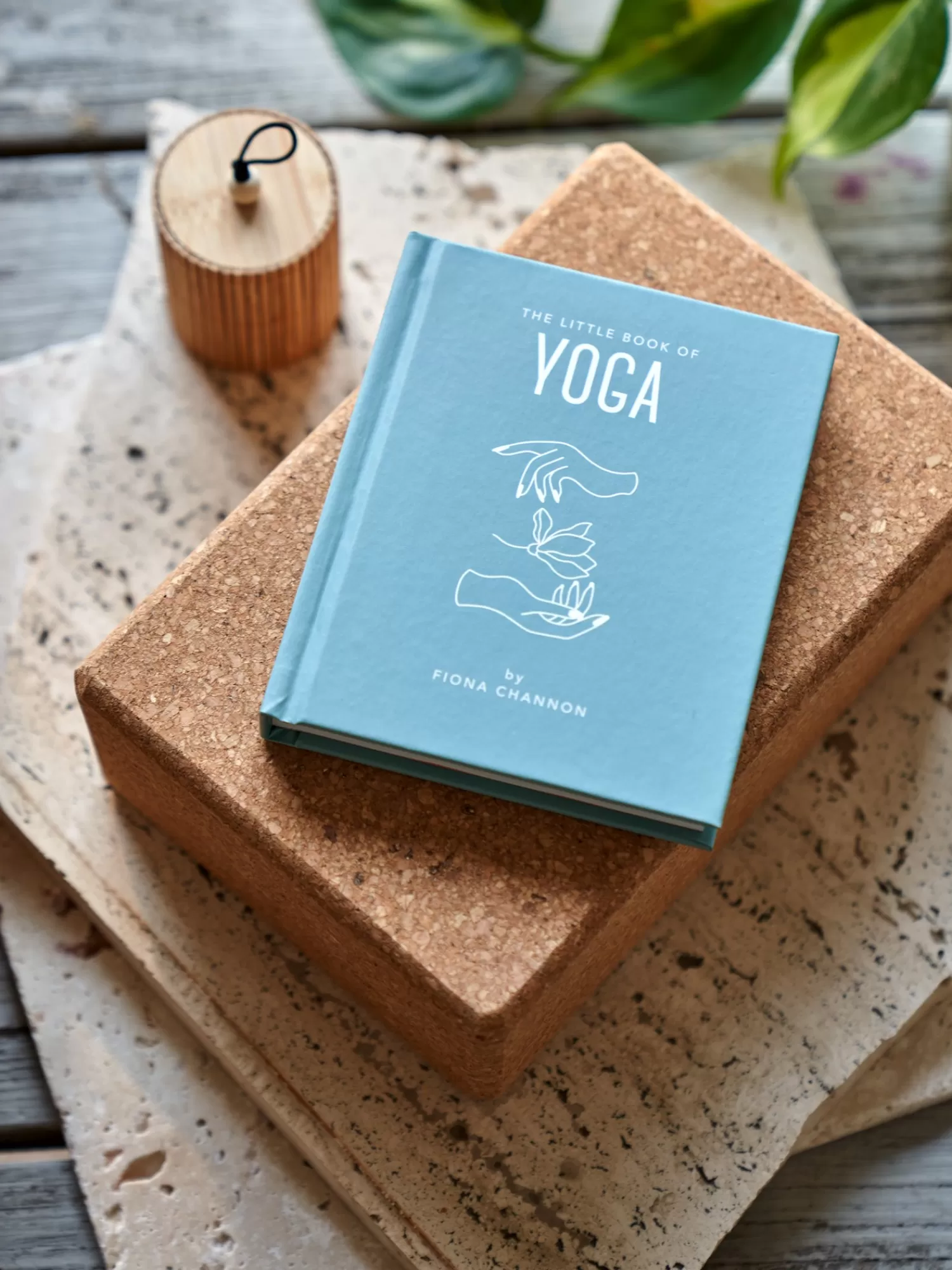 Søstrene Grene The Little Book Of Yoga Electric Blue Sale